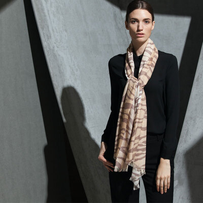 Jingdong supermarket Hengyuanxiang 50M15614 spring&autumn thin section long wool scarf women&39s sunscreen scarf national wind spot pattern printed shawl scarf dual-use shallow coffee
Jingdong supermarket Hengyuanxiang 50M15614 spring&autumn thin section long wool scarf women&39s sunscreen scarf national wind spot pattern printed shawl scarf dual-use shallow coffee