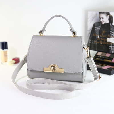 Realer brand fashion women crossbody bag solid PU leather girl shoulder messenger bag small bag
Realer brand fashion women crossbody bag solid PU leather girl shoulder messenger bag small bag