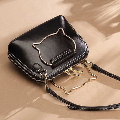 Nalandu Nalandu handbags small bag ladies shoulder cat handbag Korean version of the slung shell bag trend mobile phone bag DB91820-A black
Nalandu Nalandu handbags small bag ladies shoulder cat handbag Korean version of the slung shell bag trend mobile phone bag DB91820-A black