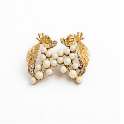 Aiyaya 10kt Gold Plated Stud Freshwater Cultured Pearl Leaf Drop Earrings For Weddings
Aiyaya 10kt Gold Plated Stud Freshwater Cultured Pearl Leaf Drop Earrings For Weddings