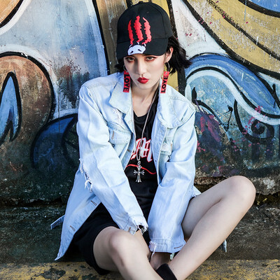 2018 Spring New Hole Denim Jacket Female BF Style Long Sleeve Loose Printed Denim Jacket for Women
2018 Spring New Hole Denim Jacket Female BF Style Long Sleeve Loose Printed Denim Jacket for Women