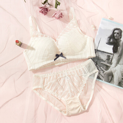 Xia Weifang lace stripe gather adjustment underwear comfortable no trace no rims ladies bra set 52481 Champagne B85
Xia Weifang lace stripe gather adjustment underwear comfortable no trace no rims ladies bra set 52481 Champagne B85