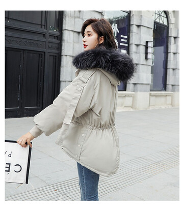The 2018 new waist-down jacket womens short style baggy hat big fur collar plus-size thick Korean version of the trend
The 2018 new waist-down jacket womens short style baggy hat big fur collar plus-size thick Korean version of the trend