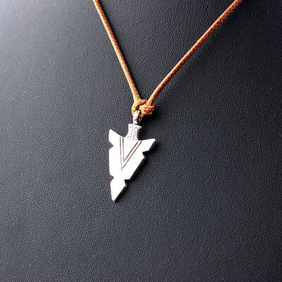 Arrow pendant adjustable black leather rope necklace imitation leather rope spear accessories
Arrow pendant adjustable black leather rope necklace imitation leather rope spear accessories
