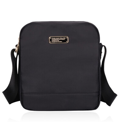 Edenburg ladies shoulder Messenger bag waterproof Oxford cloth fashion casual iPad mini bag travel bag 820011-05 black
Edenburg ladies shoulder Messenger bag waterproof Oxford cloth fashion casual iPad mini bag travel bag 820011-05 black