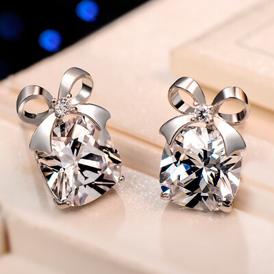 Yin Man imitation crystal fashion Korean version of the earrings long earrings female girlfriend to send gifts diffuse sweet and white
Yin Man imitation crystal fashion Korean version of the earrings long earrings female girlfriend to send gifts diffuse sweet and white