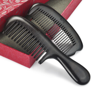 Yu Mei people black sandalwood suit natural whole wood on the comb gift set to send friends to send home to send leaders
Yu Mei people black sandalwood suit natural whole wood on the comb gift set to send friends to send home to send leaders