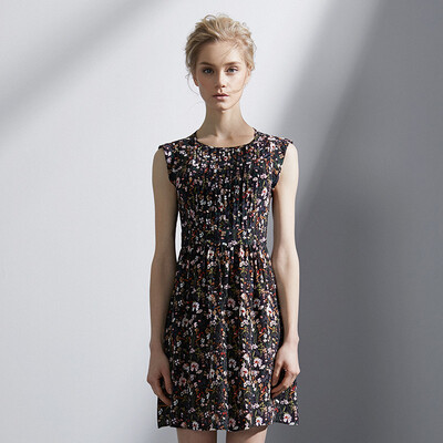 Marc Rebecca commuter simple sleeveless print silk silk dress 72005E black printing code
Marc Rebecca commuter simple sleeveless print silk silk dress 72005E black printing code