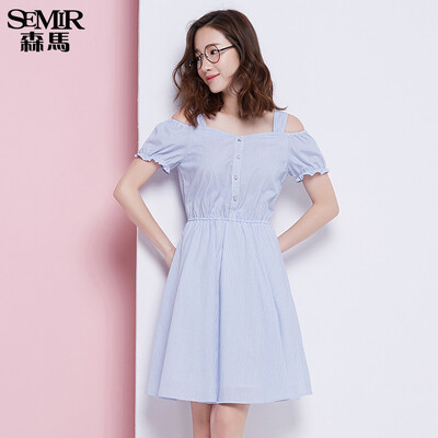 Semir stripes are thin and sweet puffs sleeves shoulder to shoulder long section 19037140602 blue and white tone
Semir stripes are thin and sweet puffs sleeves shoulder to shoulder long section 19037140602 blue and white tone