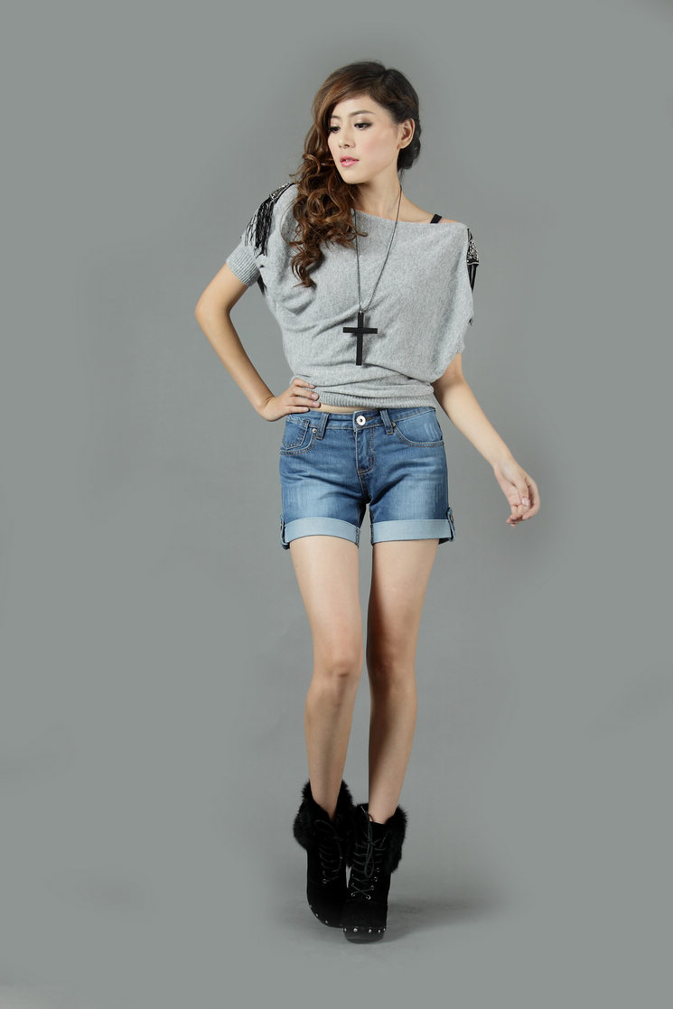 云柔公主牛<em>卷边</em>热裤<em>高腰牛仔短裤女</em>417-1085