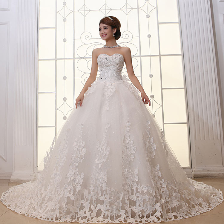 Embroidered bride 2015 Spring is the new Korean Won Elegance Korean sweet princess trailing white wedding dresses , is embroidered bride shopping on the Internet has been pressed.