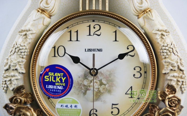 
                                                            丽盛（LISHENG）正品中号欧式客厅静音挂钟/挂表/卧室钟表/餐厅摆钟时钟 浅黄色                