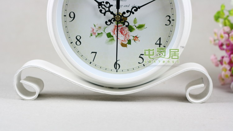 
                                        屯奇居（TQJ）田园风格铁艺座钟/扫秒静音机芯/铁制摆钟 白色                
