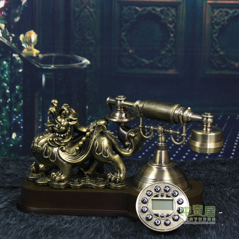 
                                        屯奇居（TQJ）/欧式复古座机/仿实木树脂复古摆件/老式仿古电话座机Z82E                
