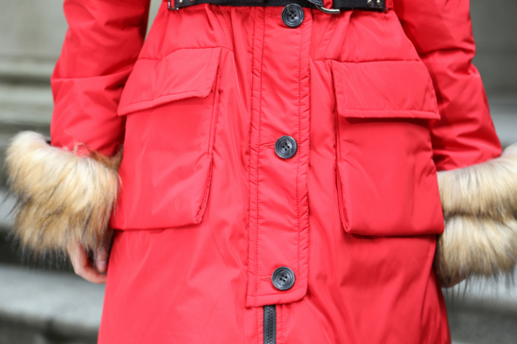 伊若莱2013新款貉子毛军工装羽绒服女款长款装yrf