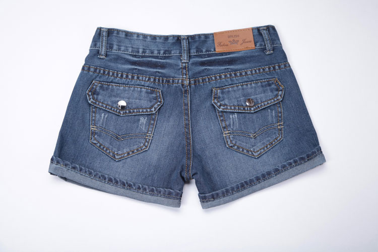 <em>牛仔裤短裤女热</em>裤子哪种好 女短裤热裤子牌子