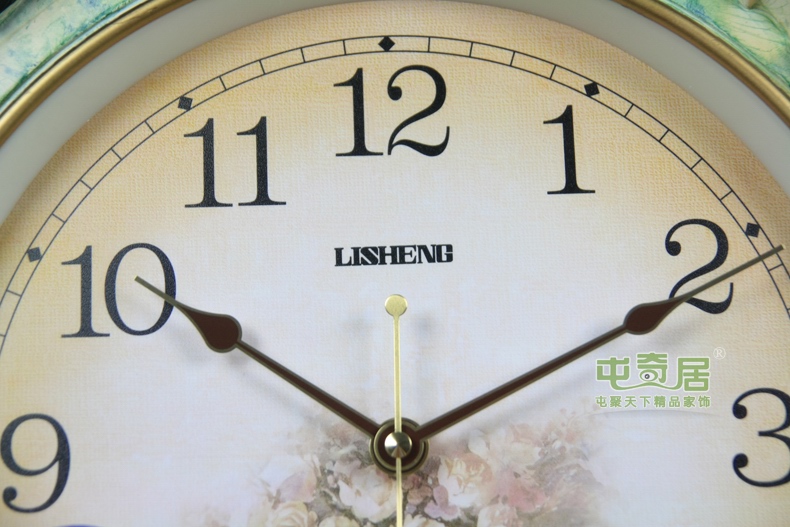 
                                                            丽盛（LISHENG）超大号孔雀欧式静音客厅挂钟/挂表/卧室钟表/餐厅时钟 浅黄色                