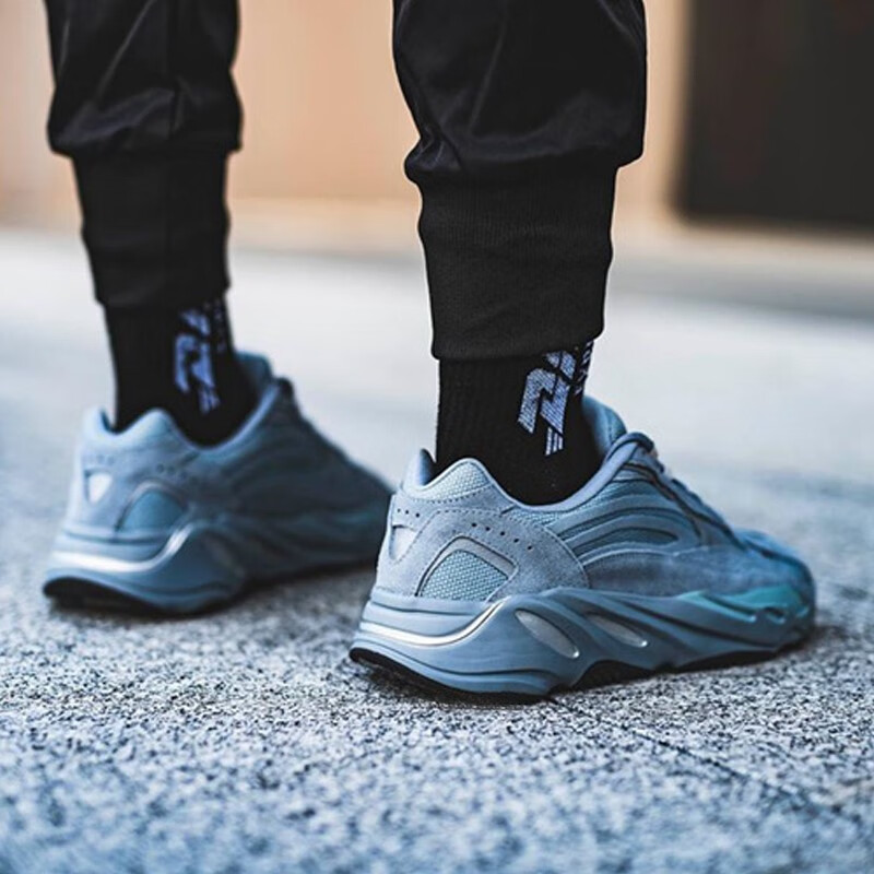 阿迪达斯adidasyeezy700v2mnvn晶洞宝藏火山黑魂黑武士骨白惯性医院蓝