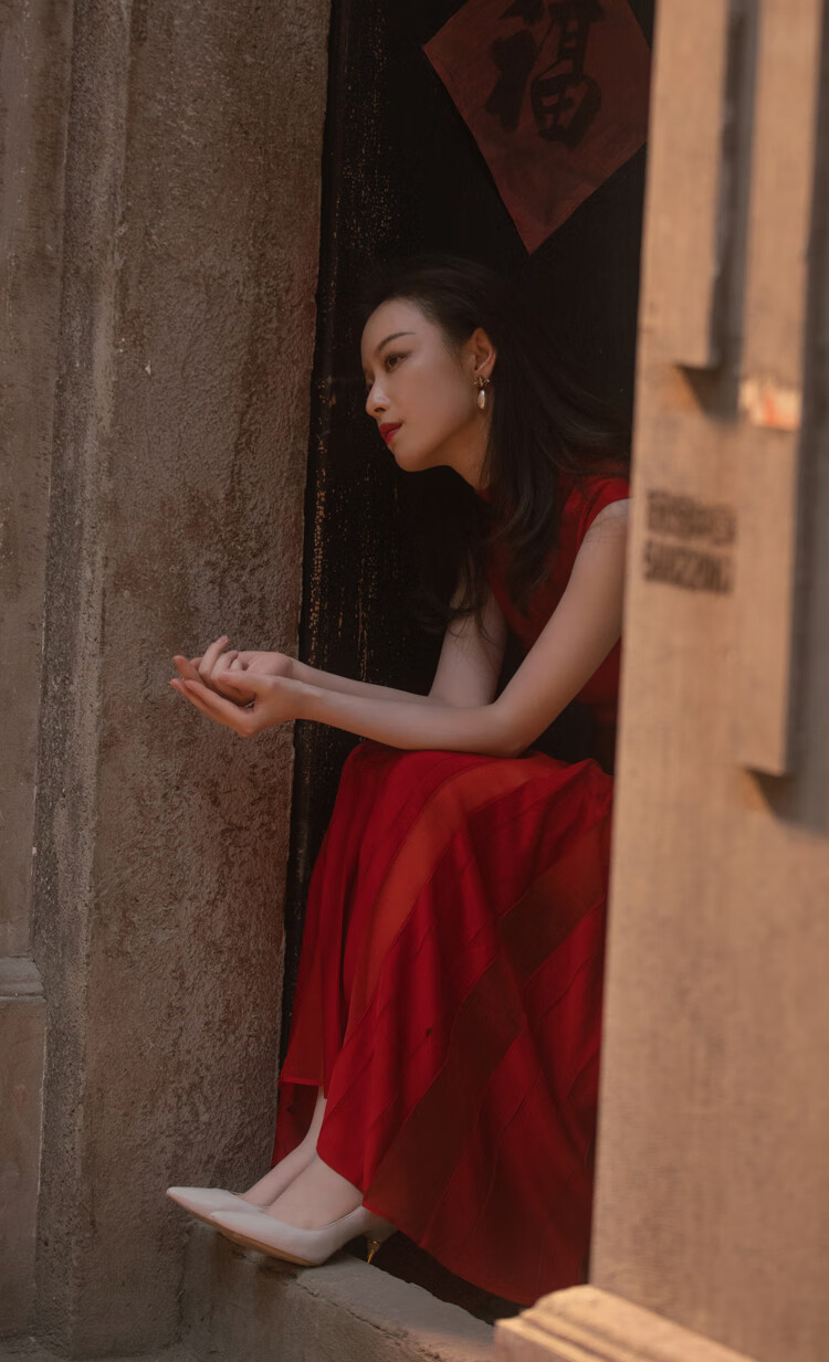浪莎langsha流金岁月朱锁锁倪妮同款红色连衣裙修身显瘦法式复古背心