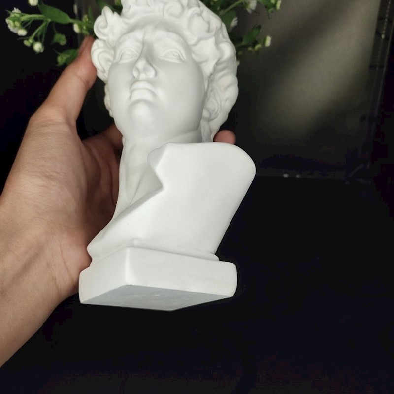 ins风学生桌面文艺复古摆件大卫雕像笔筒化妆刷收纳头像石膏花插 小卫