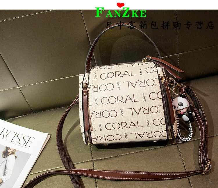 酷奇小c·k奢侈品专柜双g女包同款21新款时尚配小熊挂饰复古撞色印花