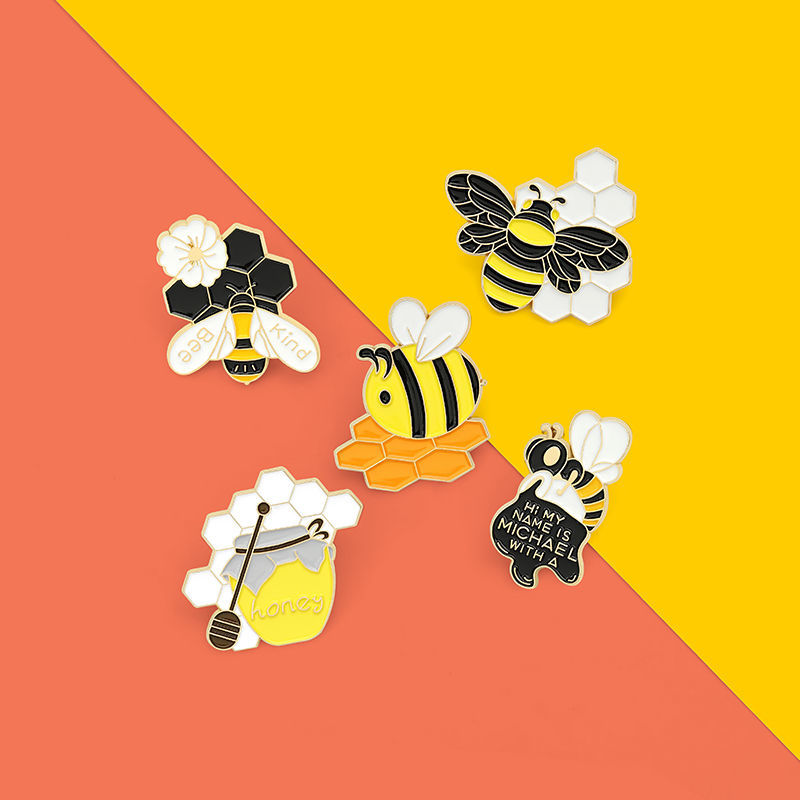 卡通胸针勤劳的小蜜蜂分工采蜜快乐生活 卡通可爱小蜜蜂滴油胸针饰品