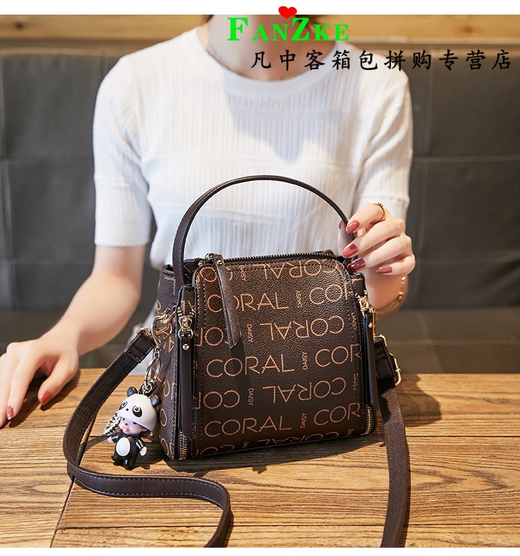 酷奇小c·k奢侈品专柜双g女包同款21新款时尚配小熊挂饰复古撞色印花