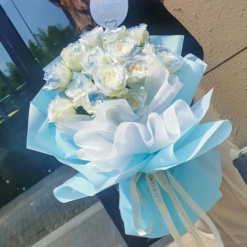 速递表白送女友生日礼物全国送花 11朵密西根碎冰蓝花束—一生追求