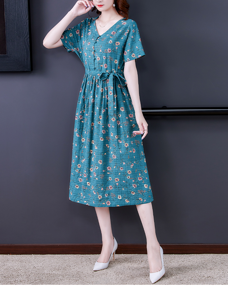 雁皇碎花棉麻连衣裙女夏2021年矮个子妈妈时尚v领今年流行的裙子大码