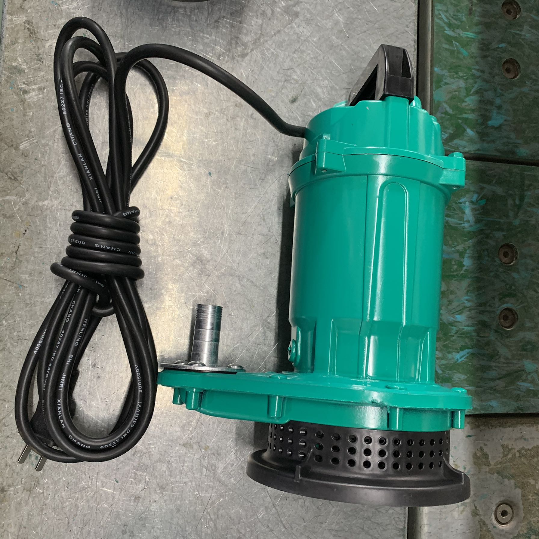 37小型潜水电泵微型手提潜水泵口径4分220v qdx1.5-16-0.37口径4分
