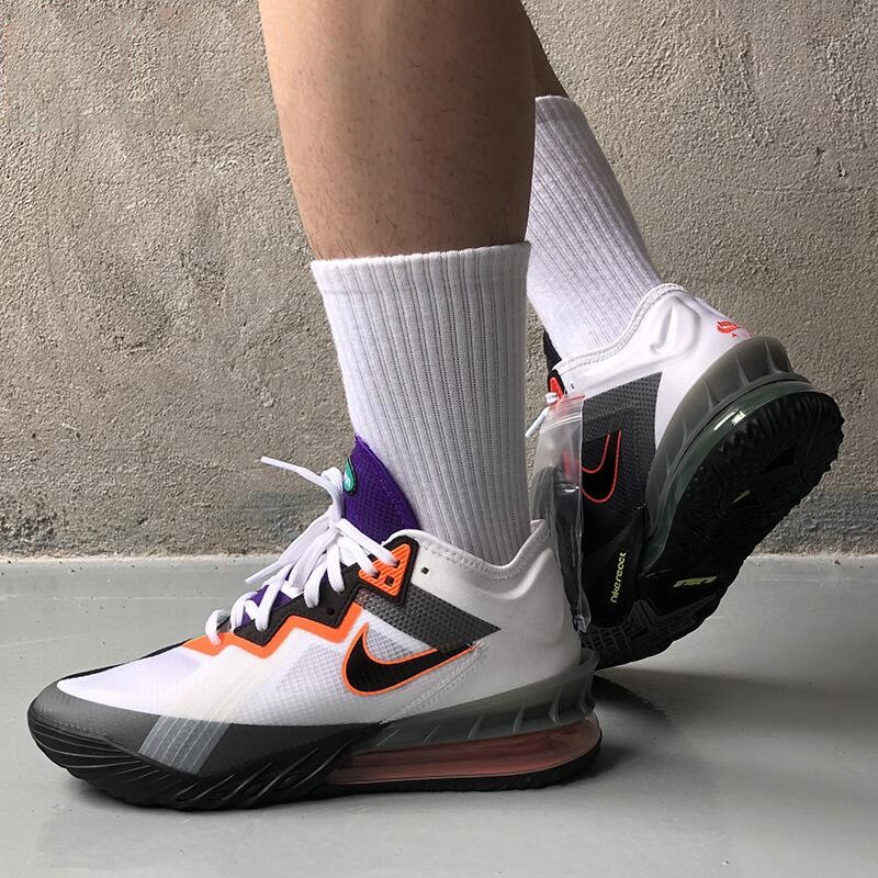 耐克nikelebron18lowep詹姆斯18黑白橙鸳鸯篮球鞋cv7564001黑红42