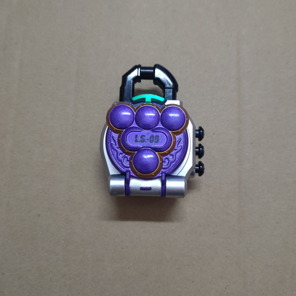 万代(bandai 假面骑士 铠武锁种 盒蛋锁种 可联动腰带 有声无光 透明