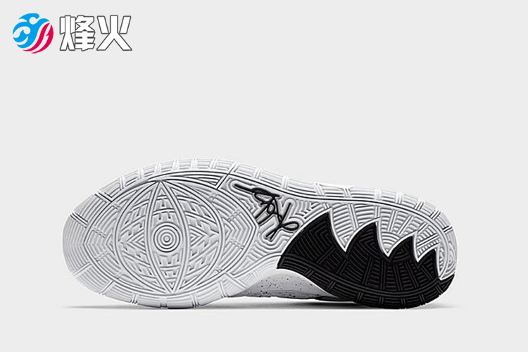 烽火体育 nike kyrie 6 tb 耐克 欧文6 白黑奥利奥 实战篮球鞋 ck5869