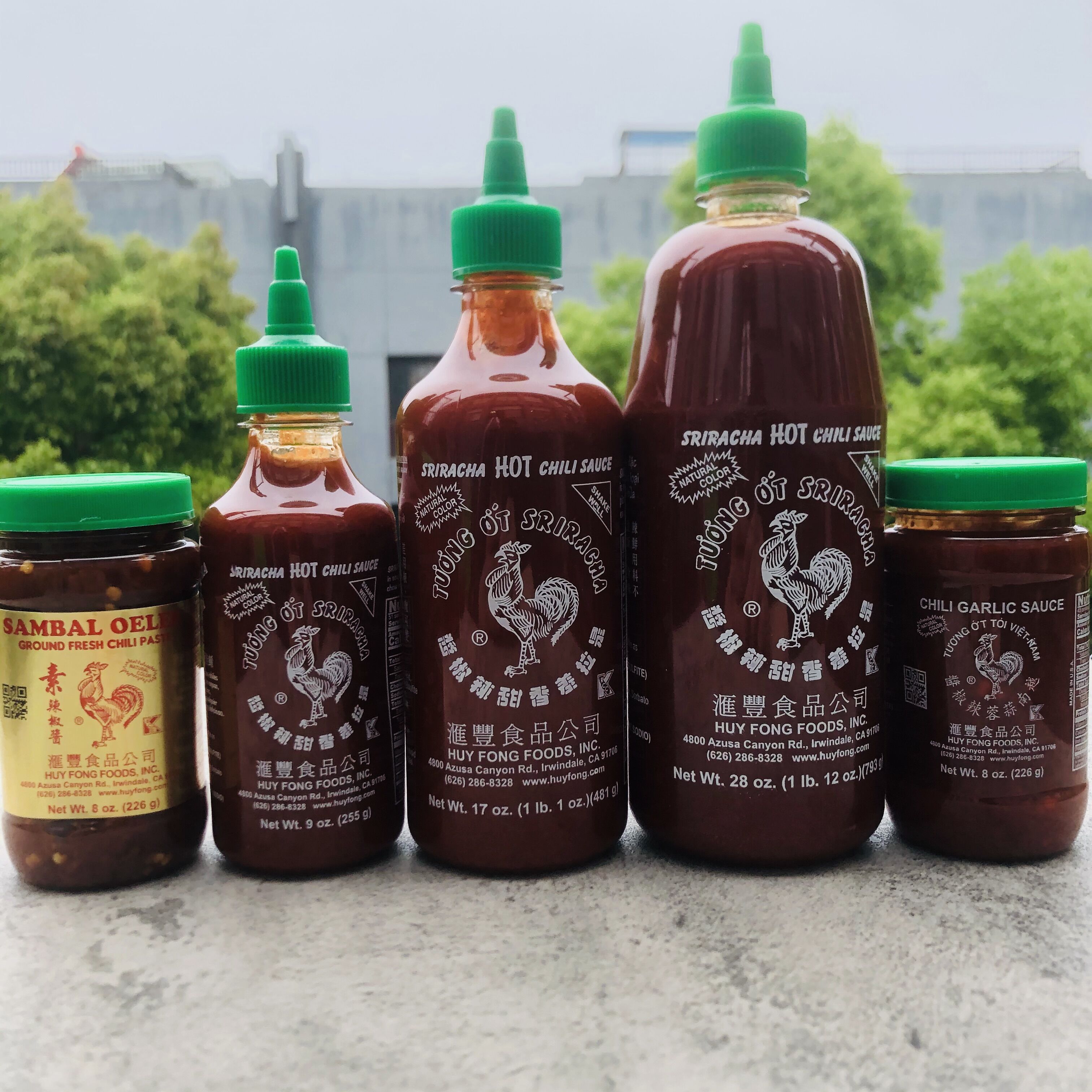 sriracha hot chili sauce美国红公鸡是拉差793g香甜辣椒酱 793g一瓶