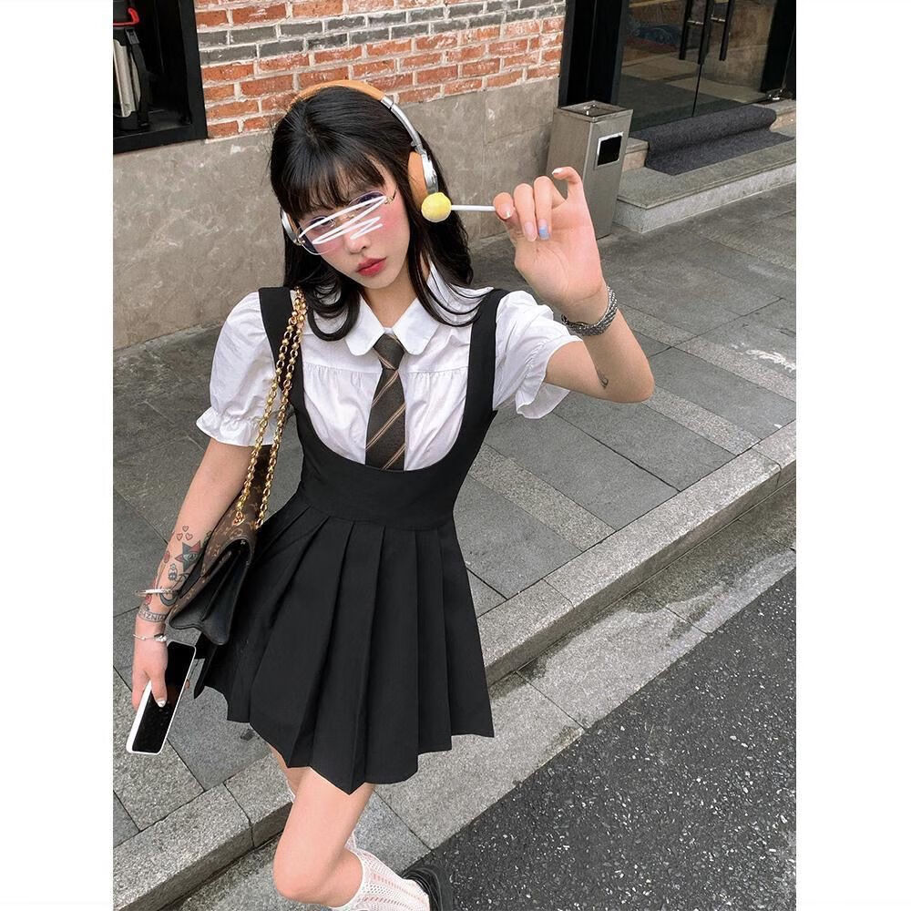 小黑裙背带连衣裙女春秋辣妹jk制服吊带百褶裙泡泡袖衬衫两装sn089