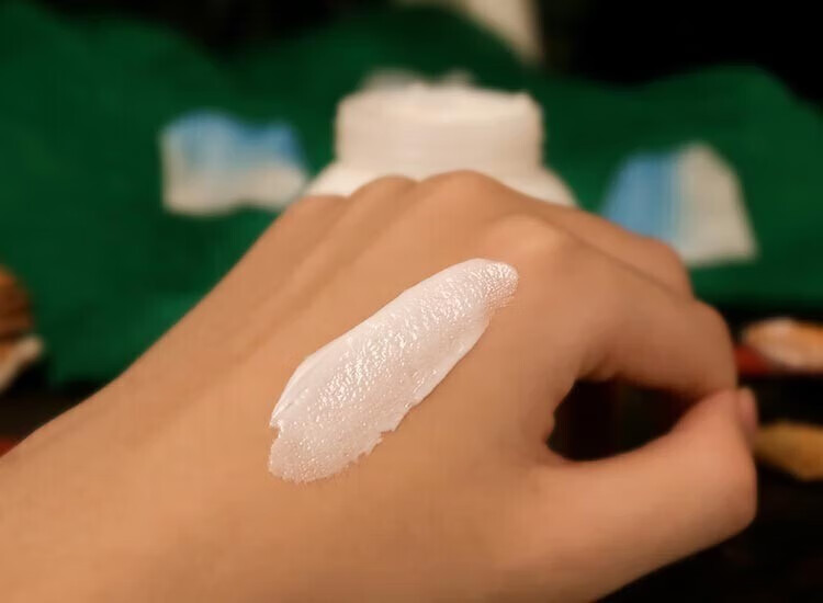话语上海友谊雪花补水保湿面嫩白提亮滋润肤国货老牌子美妆工具 1瓶【友谊雪花膏】110g
