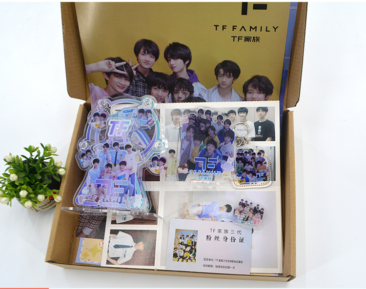 tf家族左航周边同款tf家族三代周边写真集左航张极朱志鑫苏新皓邓佳鑫