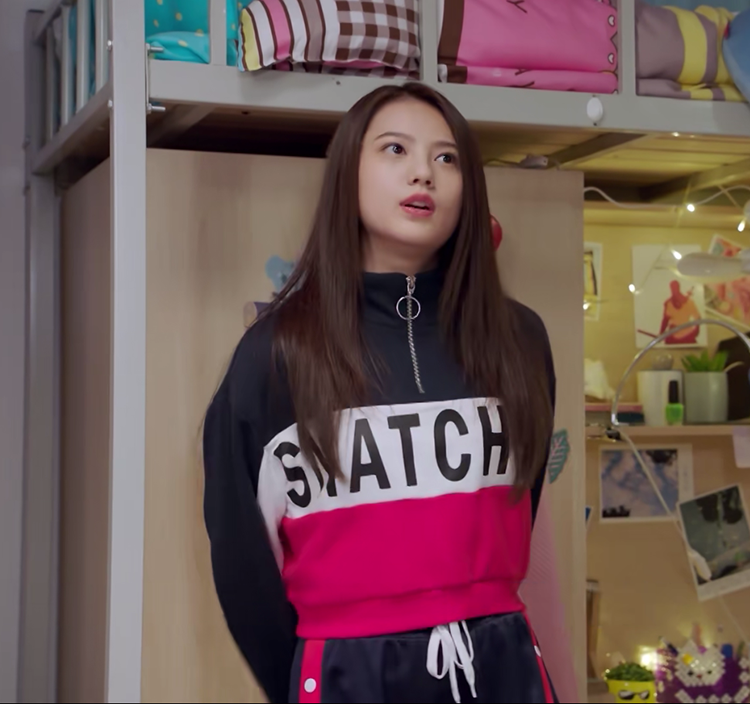 姜佩瑶孙亚亚同款衣服 亲爱的热爱的佟年杨紫短款字母