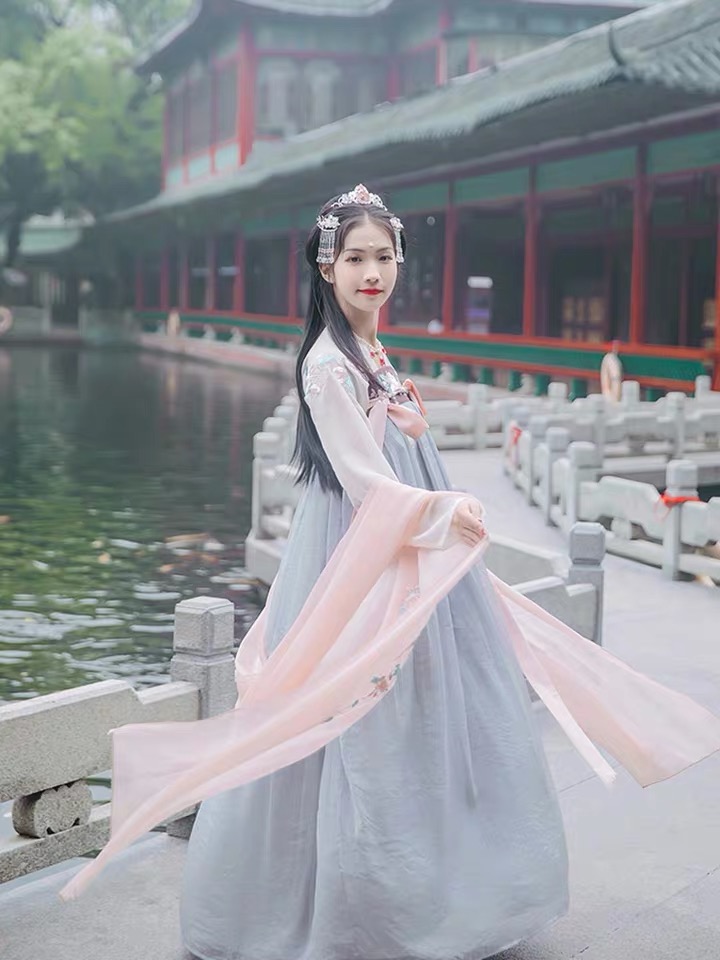 汉服女齐胸襦裙古风传统汉服春夏改良古装衣服女清新淡雅日常唐装sn