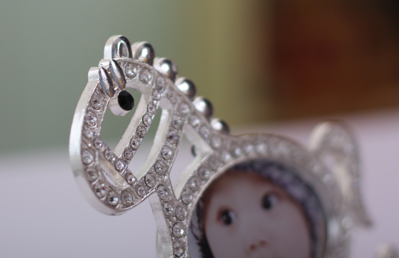 小马金属相框 彩色镶钻儿童宝宝相架 婚纱照摆台礼物礼品摆件 银色 3寸
