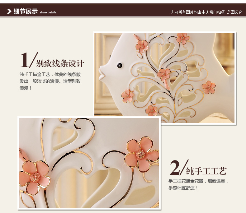 
                                        兆美达 现代简约鱼工艺品摆件景德镇陶瓷创意客厅卧室装饰礼品 三鱼报喜                