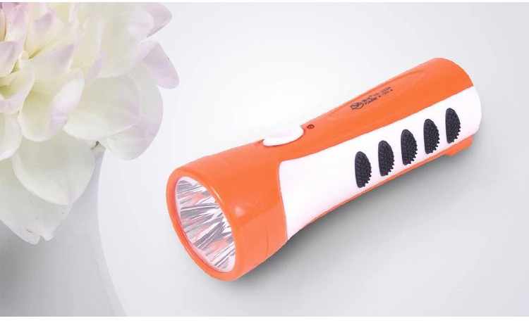 雅格 LED 便携充电式手电筒 YG-3208