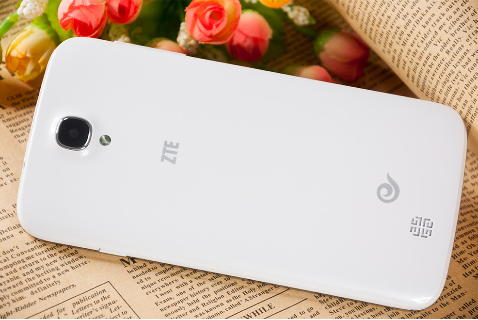 中兴 Q701C 天翼电信3G（4G ROM）手机 白色