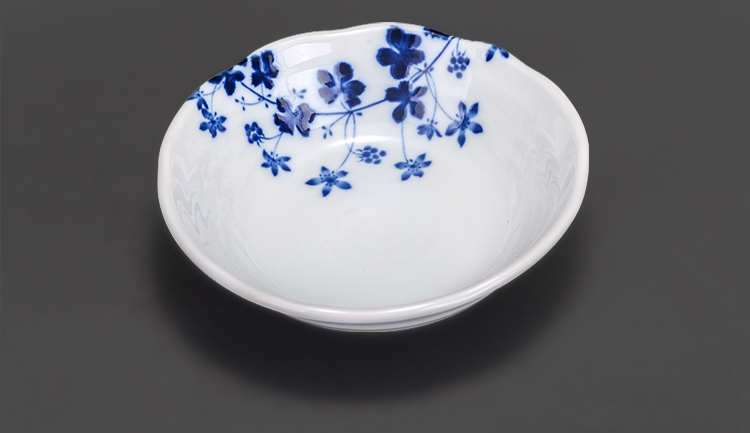 爱悦居 进口盘子饭碗日式餐具套装 日本美浓烧米饭汤碗 酒店家用高档釉下彩和风陶瓷碗盘套装 野草莓16.7cm面钵1只