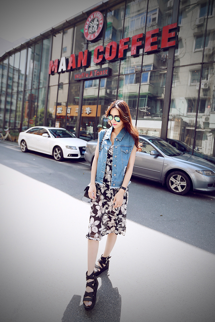 欧芙朵2015女秋夏新款复古神秘图案时尚个性帅气毛边牛仔马甲外套7839 浅蓝色 均码
