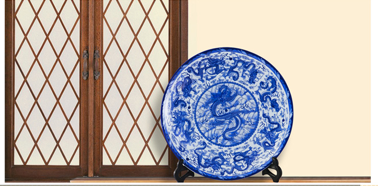 
                                        欢畅景德镇瓷器装饰盘摆件工艺品挂盘现代摆件家居装饰品smt 25cm双马齐奔+龙头支架                