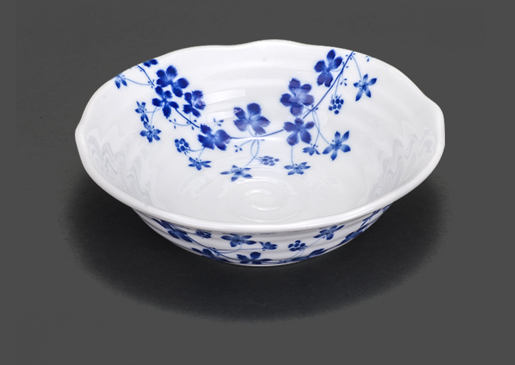 爱悦居 进口盘子饭碗日式餐具套装 日本美浓烧米饭汤碗 酒店家用高档釉下彩和风陶瓷碗盘套装 野草莓16.7cm面钵1只