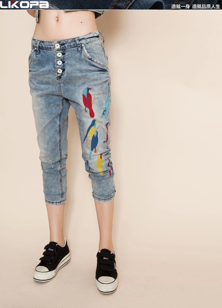 利科帕<em>民族风</em>嘻哈牛仔裤女<em>短裤</em>小鸟<em>绣花</em>七分裤