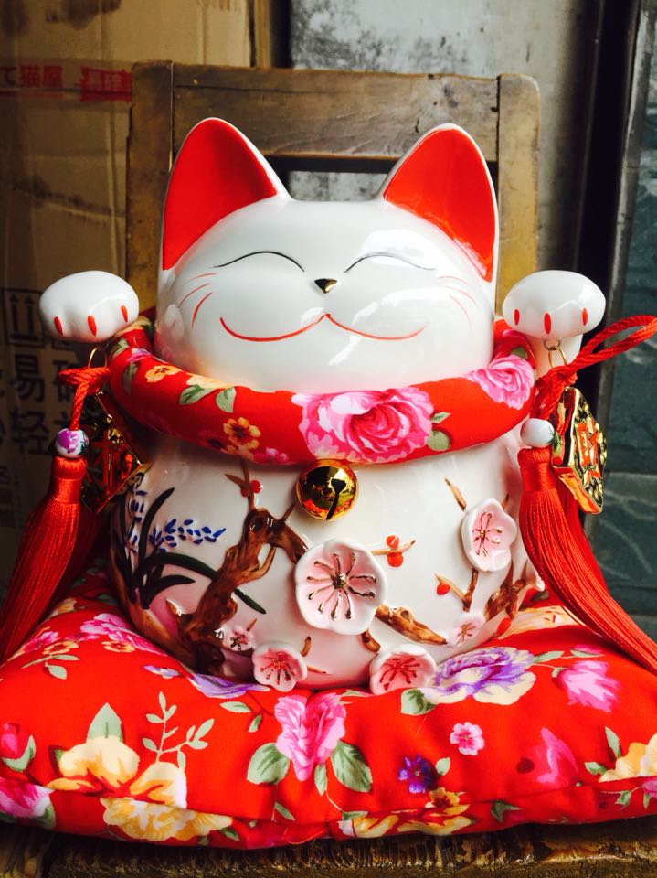 
                                        枫洁 招财猫摆件 特超大号陶瓷日本招财猫储蓄罐 存钱罐 开业创意礼品 07#经典红色(配饰)                