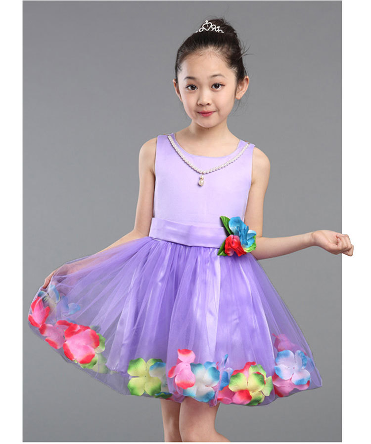 环保衣服制作公主裙子小女孩